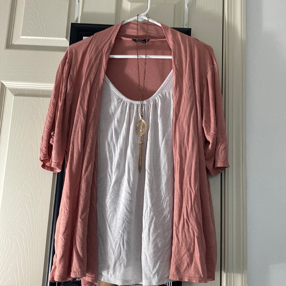 Xl short sleeve top. Worn a few times.